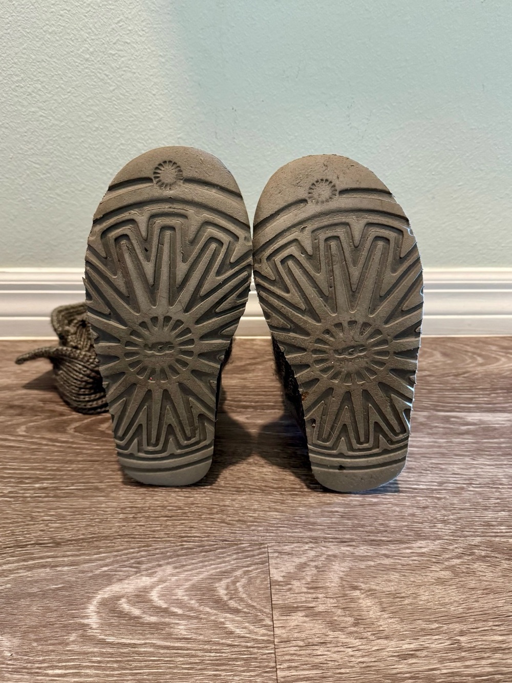 UGG Classic Cardy knit boots F3007K in gray - Picture 3 of 10